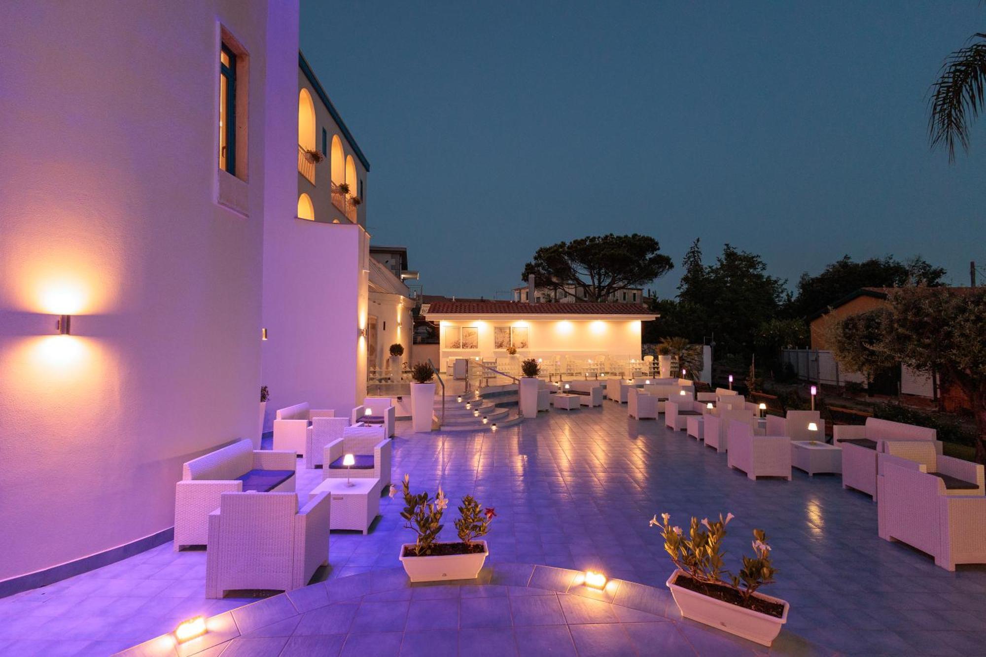 פסטום Hotel Poseidonia Mare מראה חיצוני תמונה